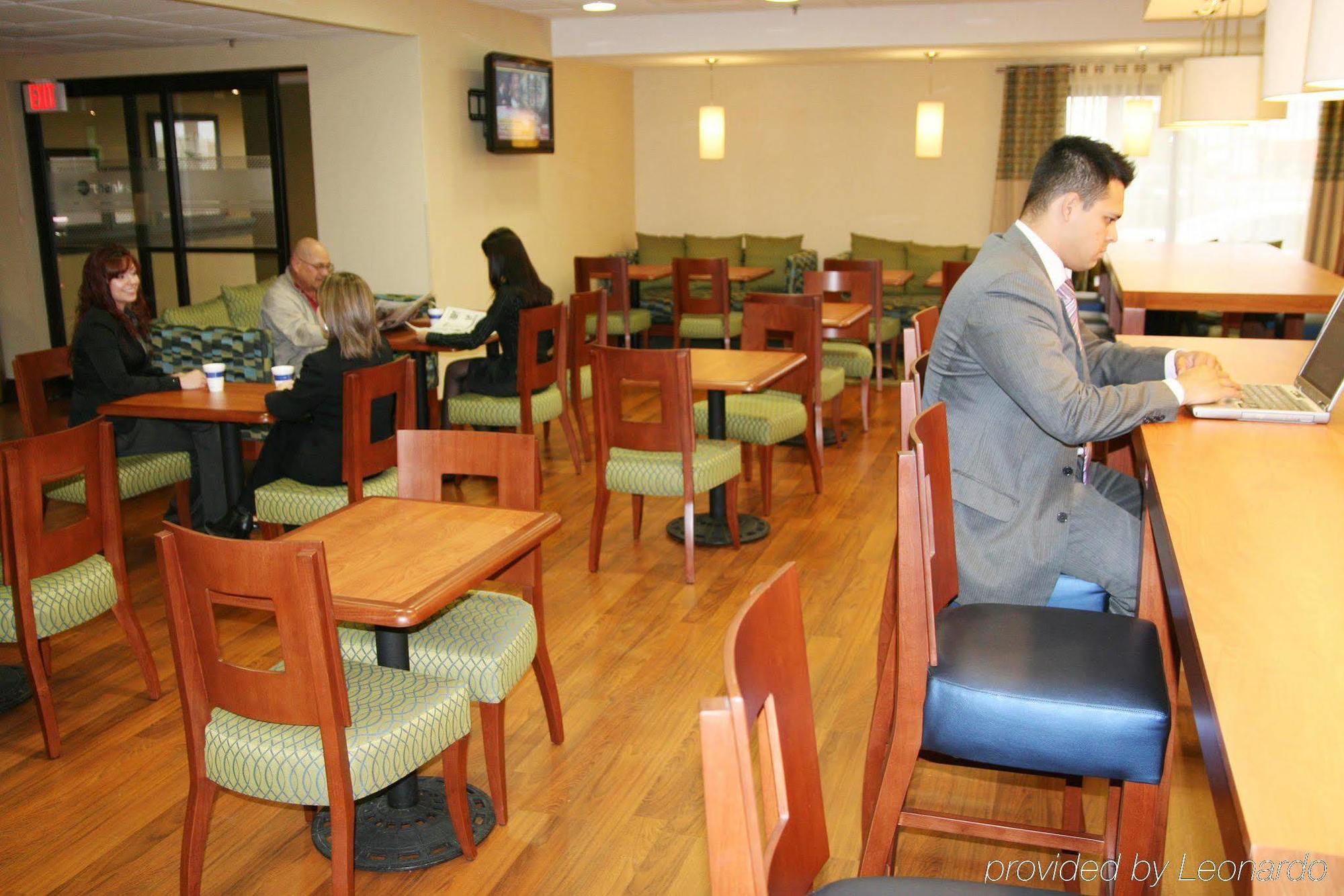Hampton Inn Monterrey-Airport Apodaca Restoran gambar